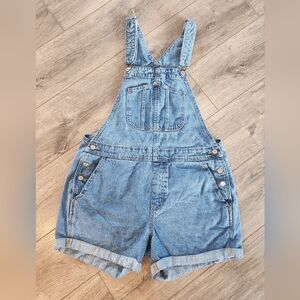 Women's overall shorts Size large